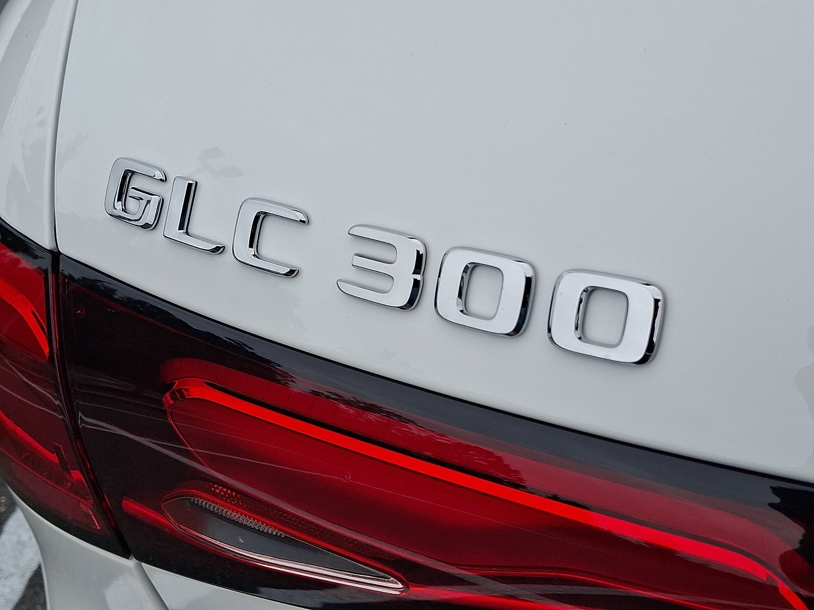 New 2027 Polar White Mercedes-Benz GLC 300 image 17