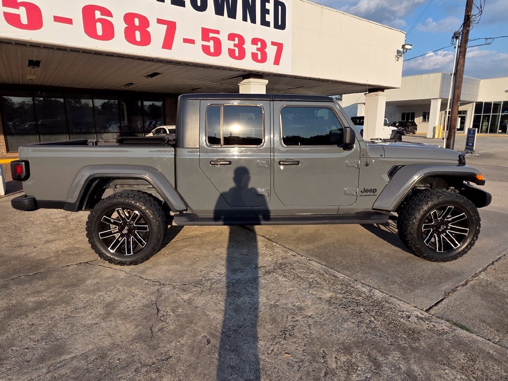 Used 2021 Gray Jeep Sport image 10