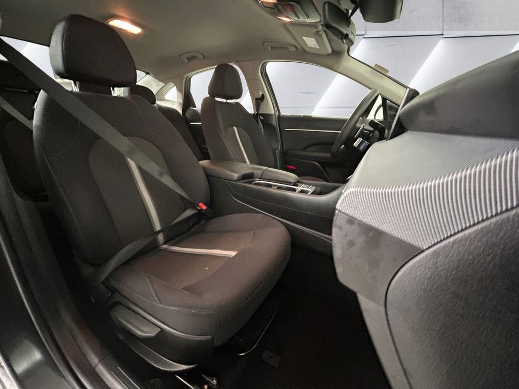 Used 2025 Gray Hyundai SEL image 14