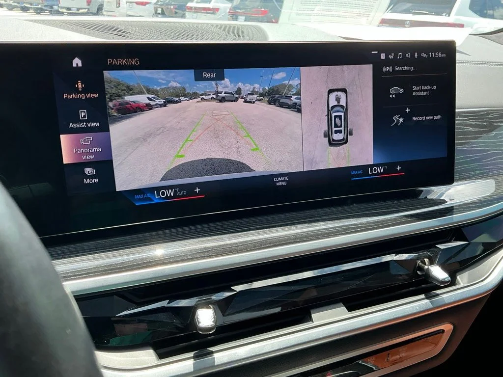 Used 2023 White BMW M60i image 42