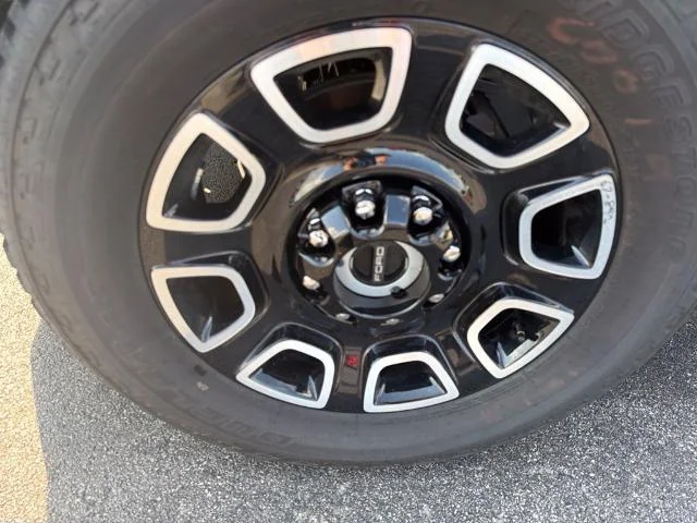 New 2027 Glacier Gray Metallic Tri-Coat Ford F-350® Platinum® image 40