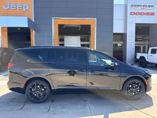 New 2027 Black Chrysler Limited image 2
