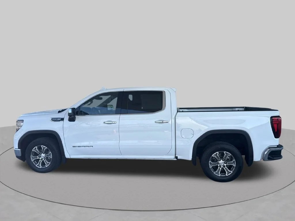 Used 2025 Summit White GMC SLT image 4