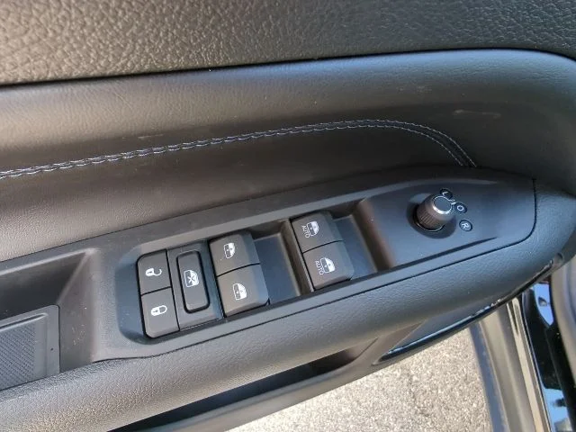 New 2026 Black Jeep Latitude image 12