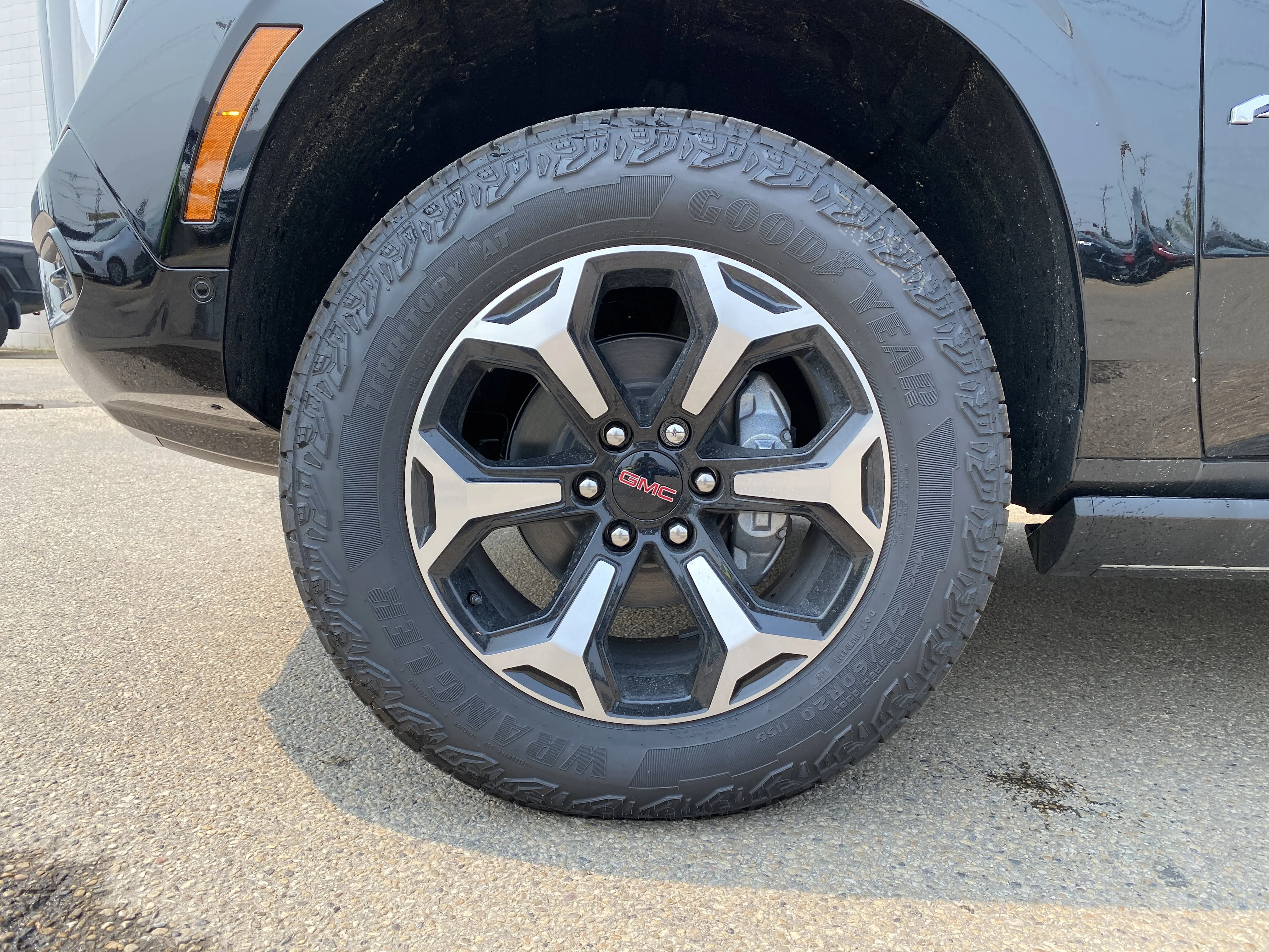 New 2026 ONYX BLACK GMC AT4 image 12