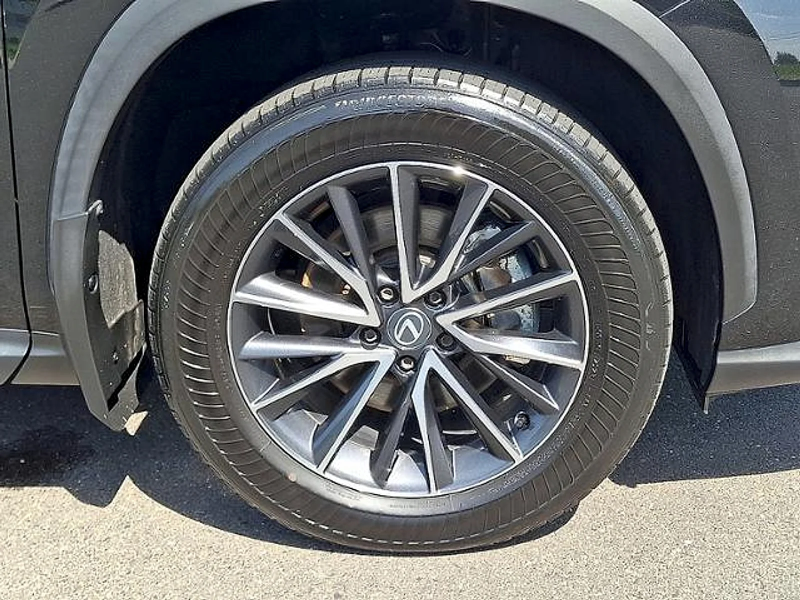 Used 2024  Lexus  image 25