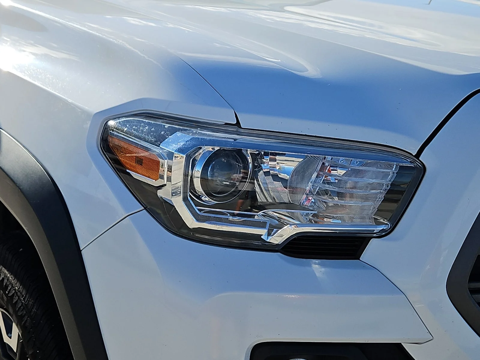 Used 2021 Super White - 040 Toyota SR5 V6 image 6