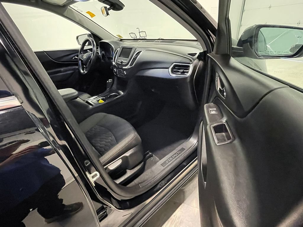 Used 2020 MOSAIC BLACK METALLIC Chevrolet LT image 26