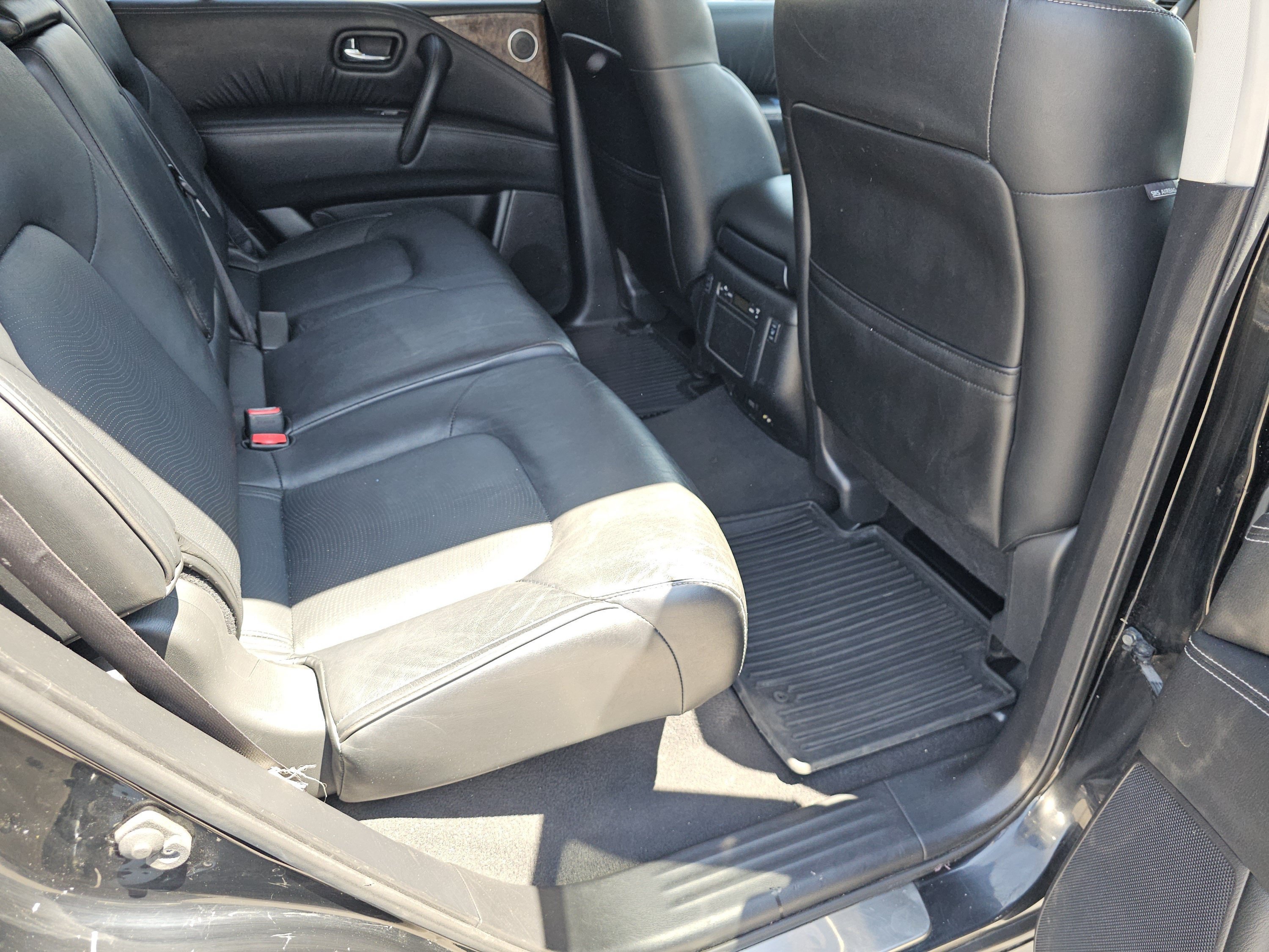 Used 2015 Black Obsidian INFINITI Base image 29