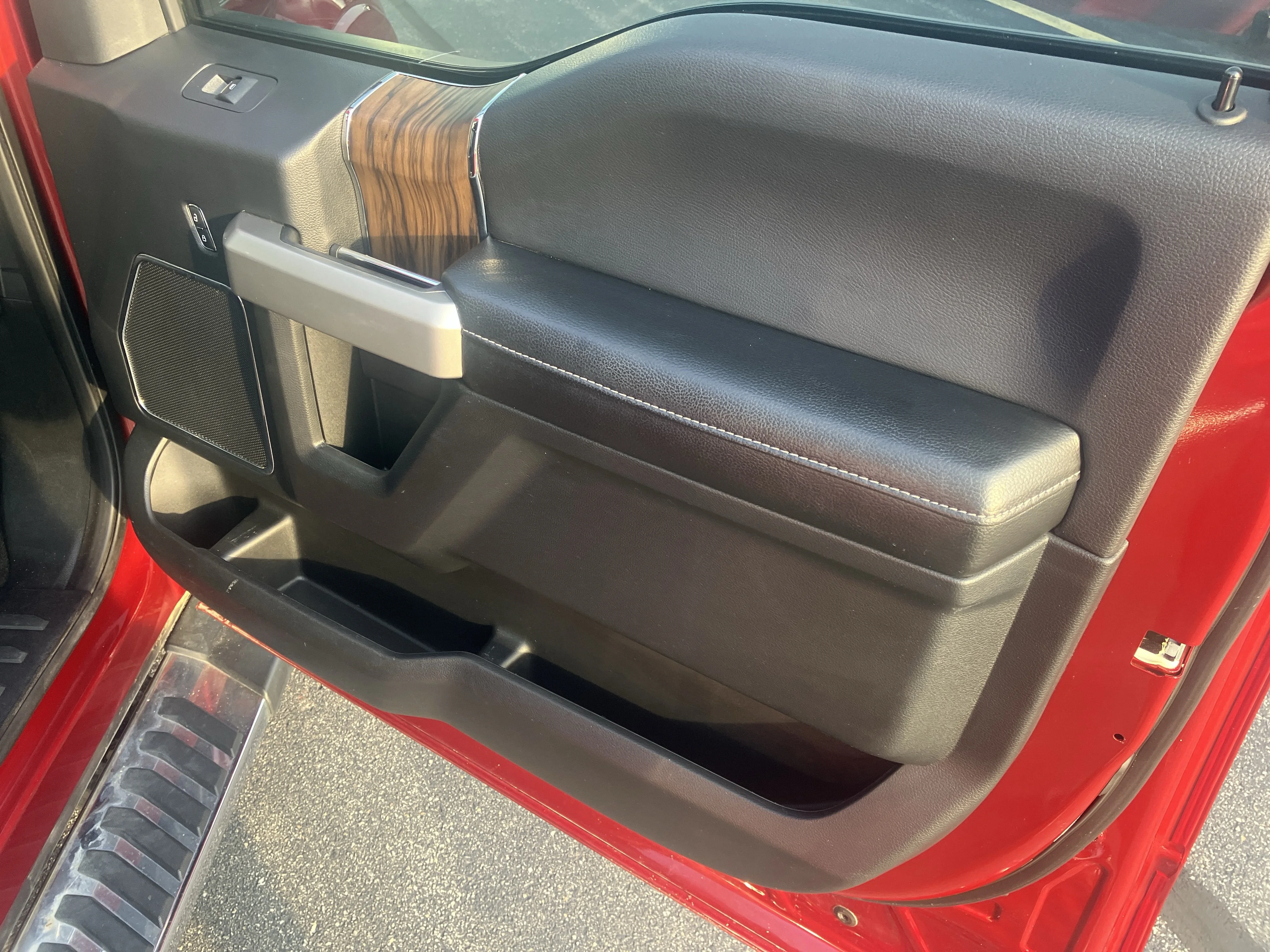 Used 2019 Red Ford LARIAT image 11