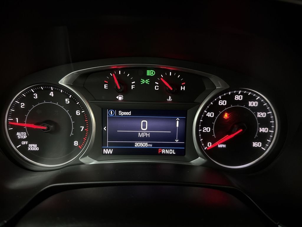 Used 2022 Silver Ice Metallic Chevrolet LT image 22