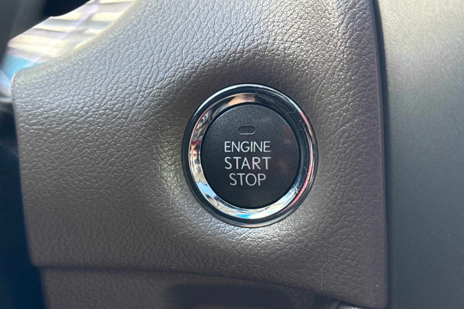 Used 2019  Lexus 460 Luxury image 24