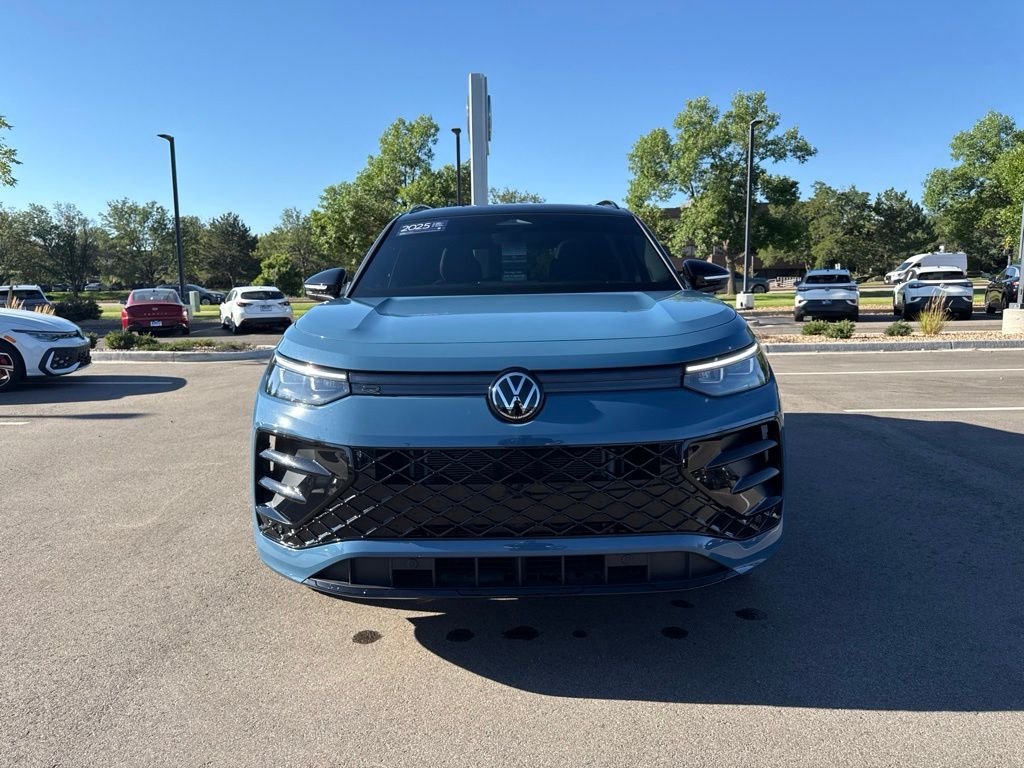 Certified Used 2025 Monterey Blue Pearl Volkswagen 2.0T SE R-Line Black image 9