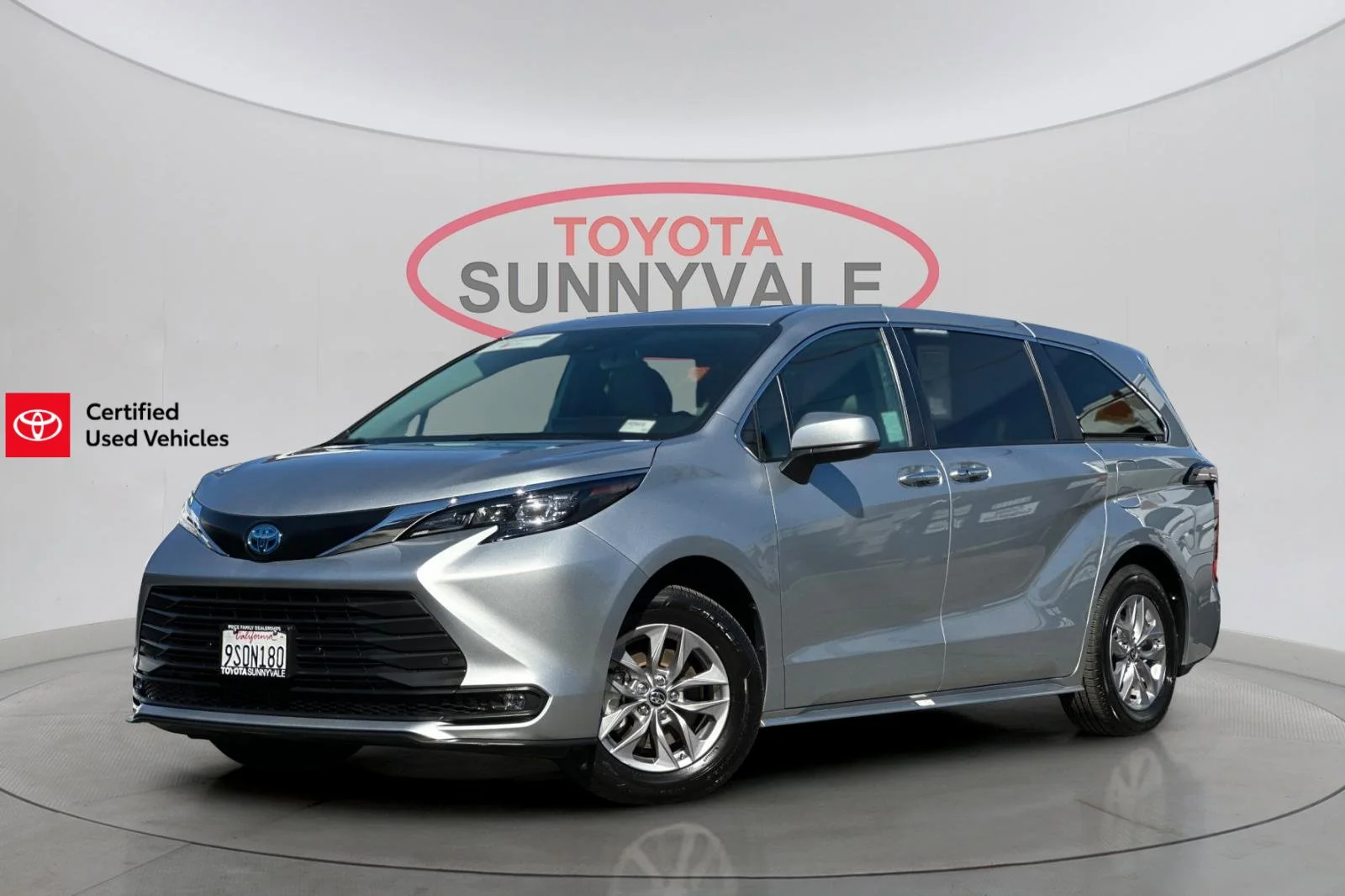 2025 Toyota Sienna XLE