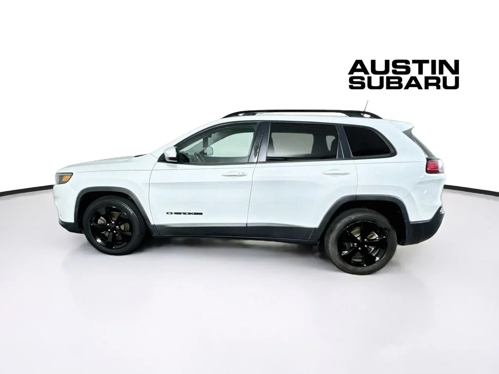 Used 2020 White Jeep Latitude Plus image 4