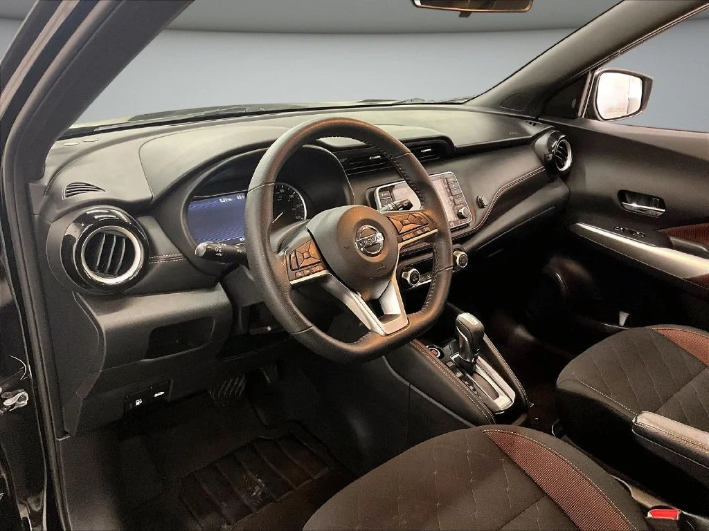 Used 2020 Black Nissan SR image 17