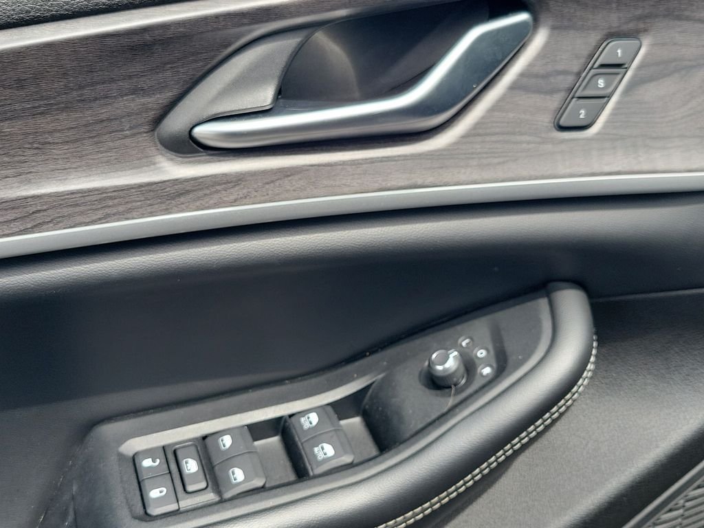 Used 2023 Gray Jeep Limited image 13