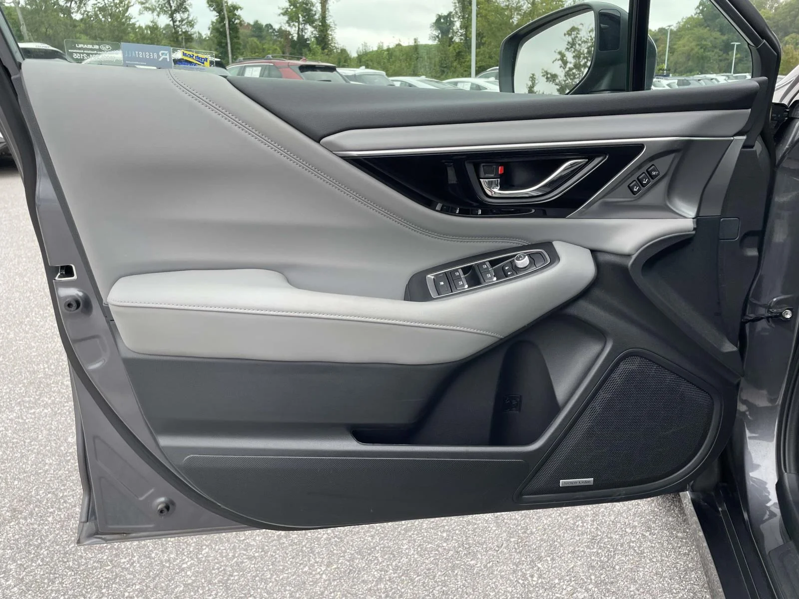 Used 2025 Magnetite Gray Metallic Subaru Limited image 5