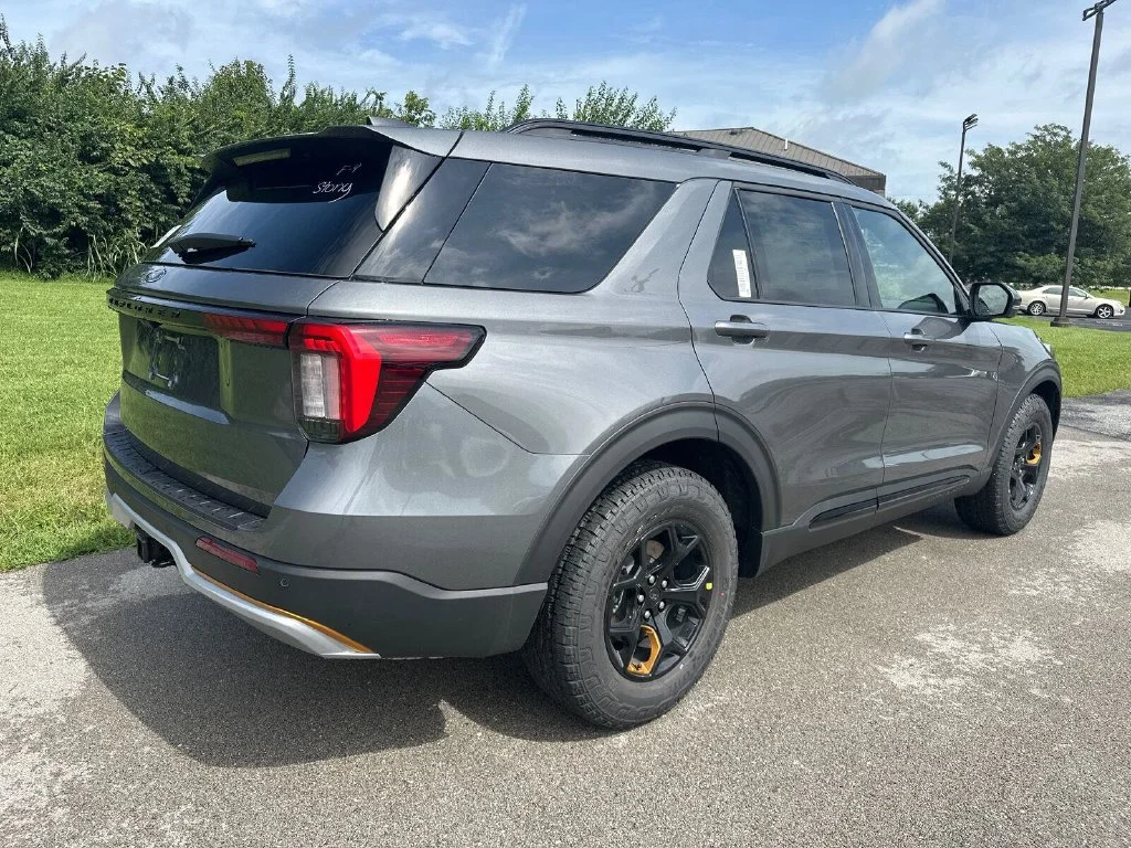 New 2026 Gray Ford Tremor image 11
