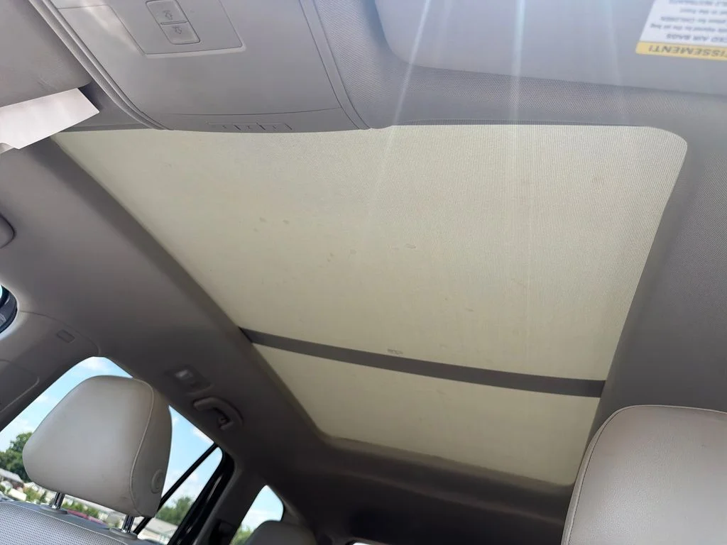 Used 2019  Volkswagen SEL Premium image 23