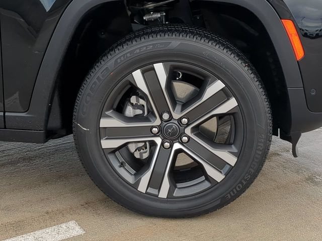New 2027 High-Gloss Black Paint Jeep Limited image 11