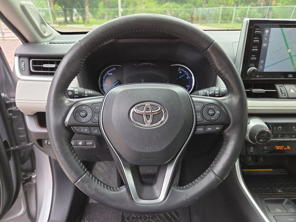 Certified Used 2020 Silver Toyota Limited image 30