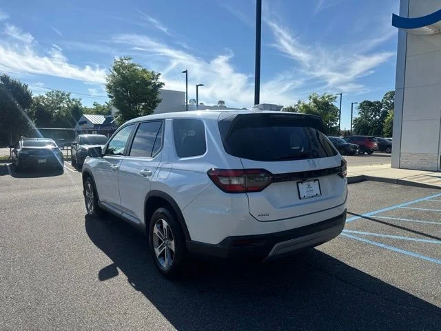 Certified Used 2023 Platinum White Pearl Honda EX-L image 6