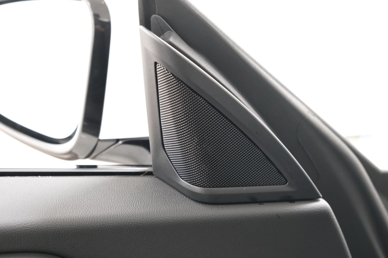 2025 BMW 2 Series 230i - Photo 25
