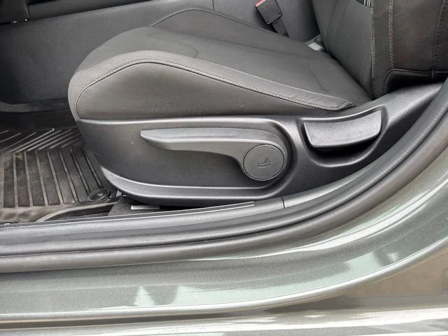Used 2025 Amazon Gray Hyundai SEL Convenience image 14