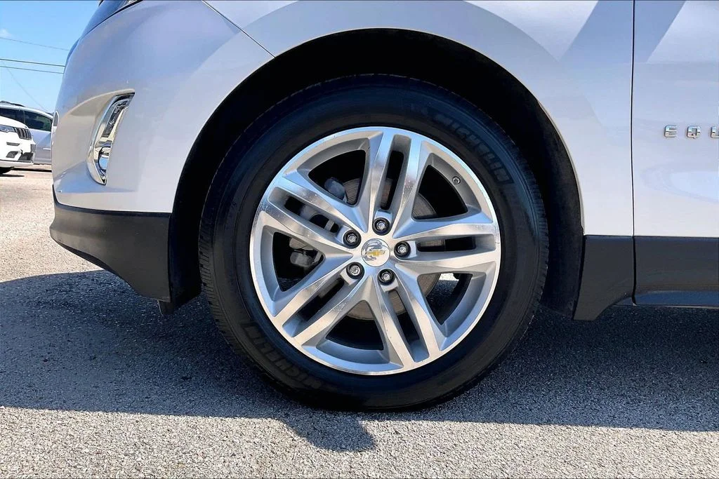 Used 2018 Beige Chevrolet Premier image 35
