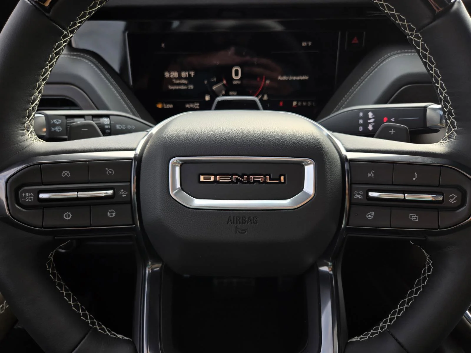 2026 GMC Yukon XL Denali Ultimate - Photo 11