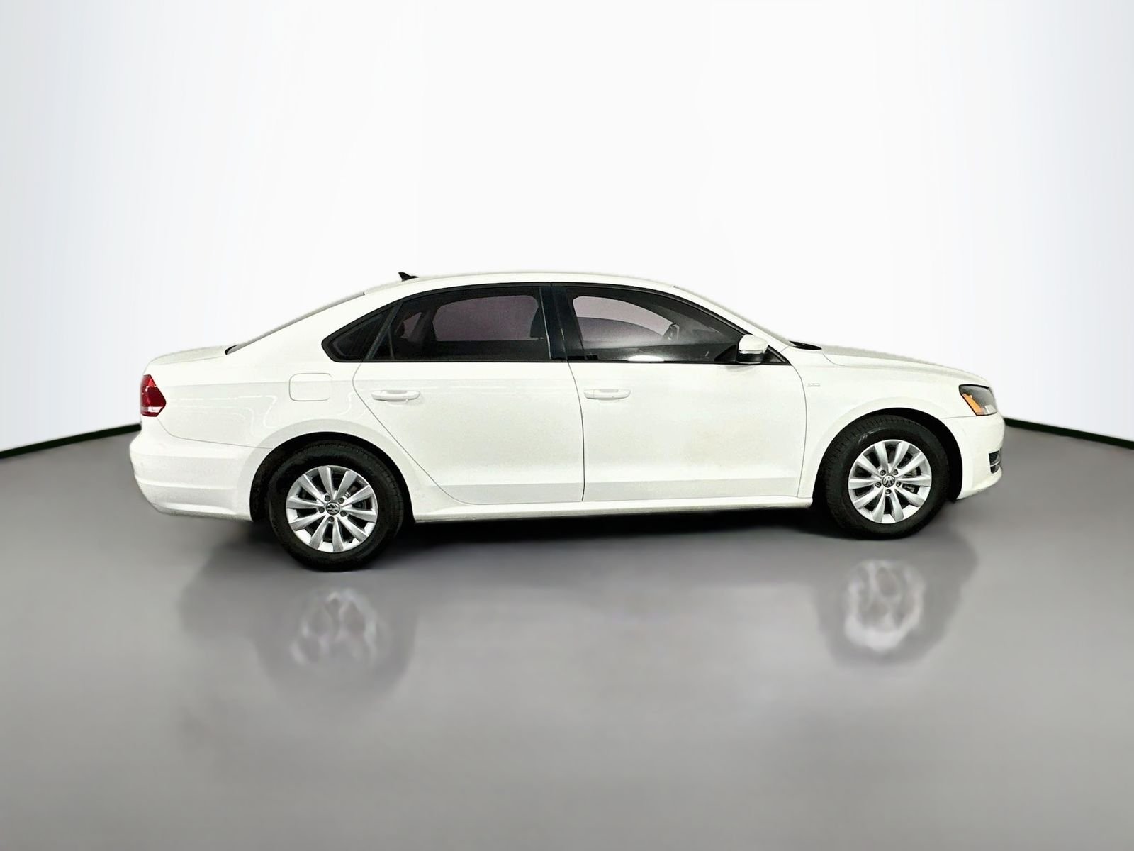 Used 2015 White Volkswagen 1.8T S image 8