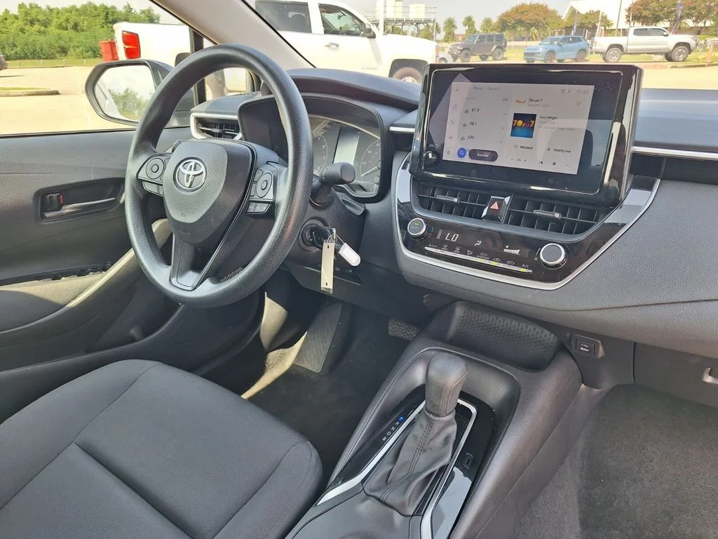 Used 2025  Toyota LE image 24