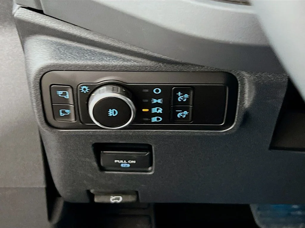 New 2025 Gray Ford Badlands image 19