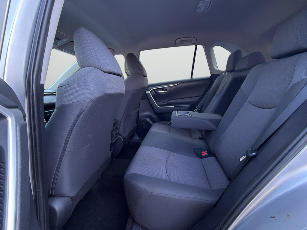 Used 2020 Silver Toyota XLE image 28