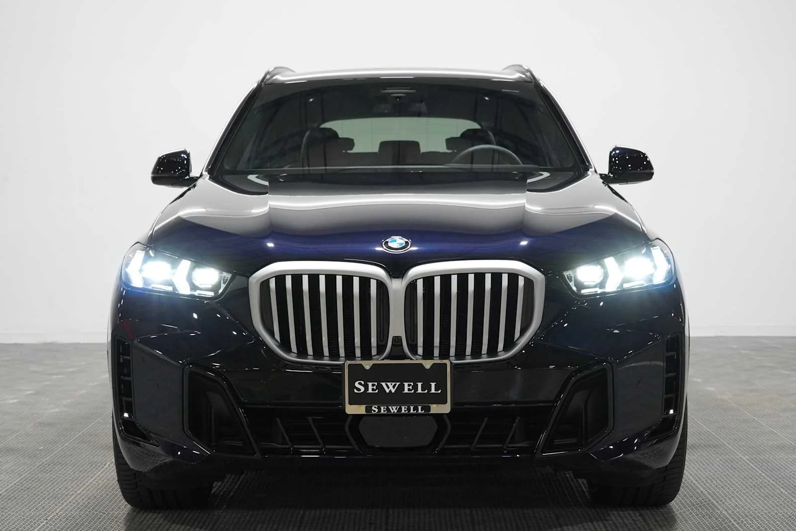 Certified Used 2026 Carbon Black Metallic BMW sDrive40i image 2