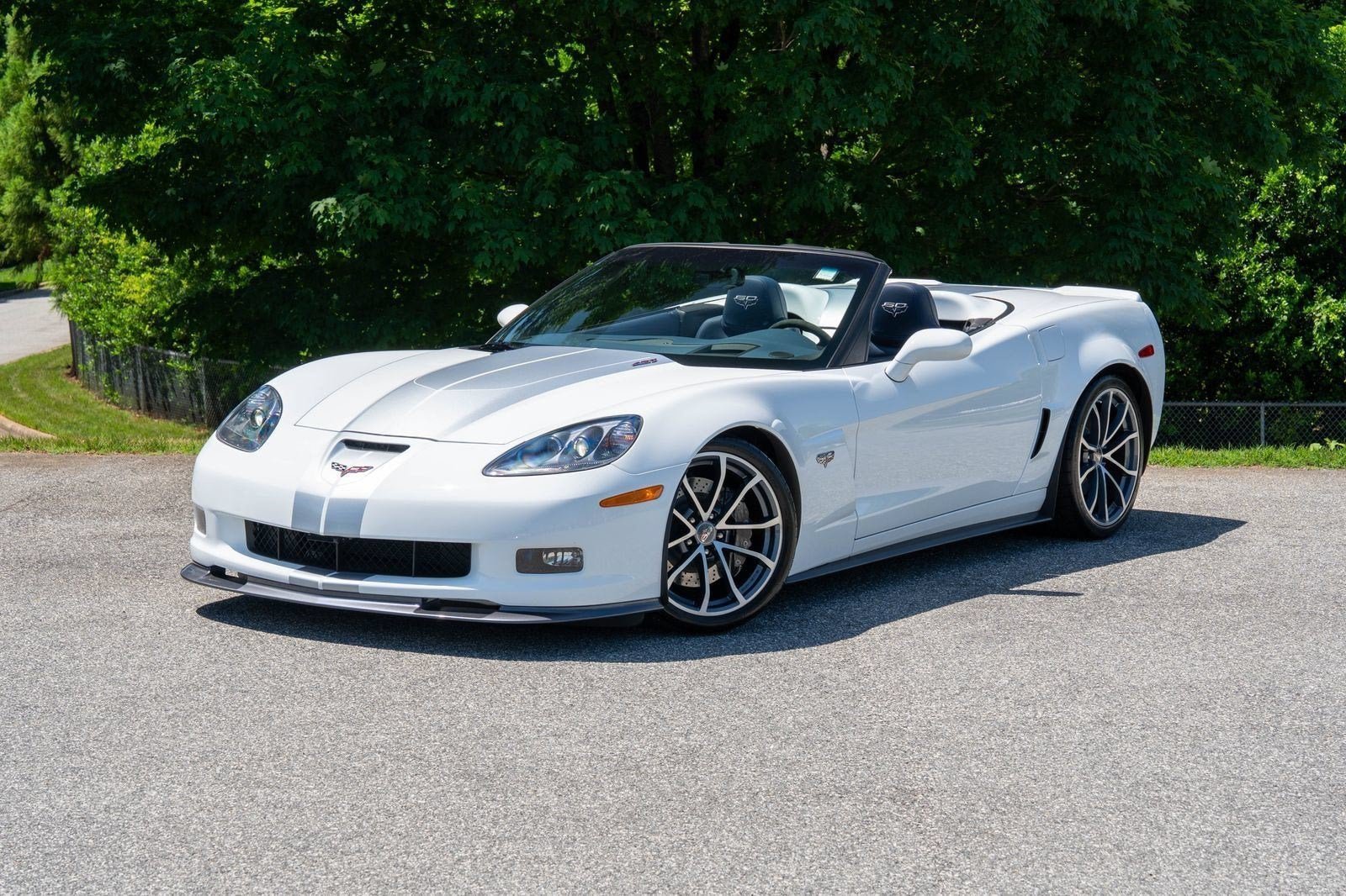 Used 2013 Arctic White Chevrolet 427 1SC image 2