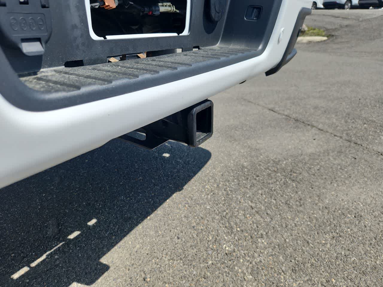 Used 2022 Summit White Chevrolet Z71 image 16