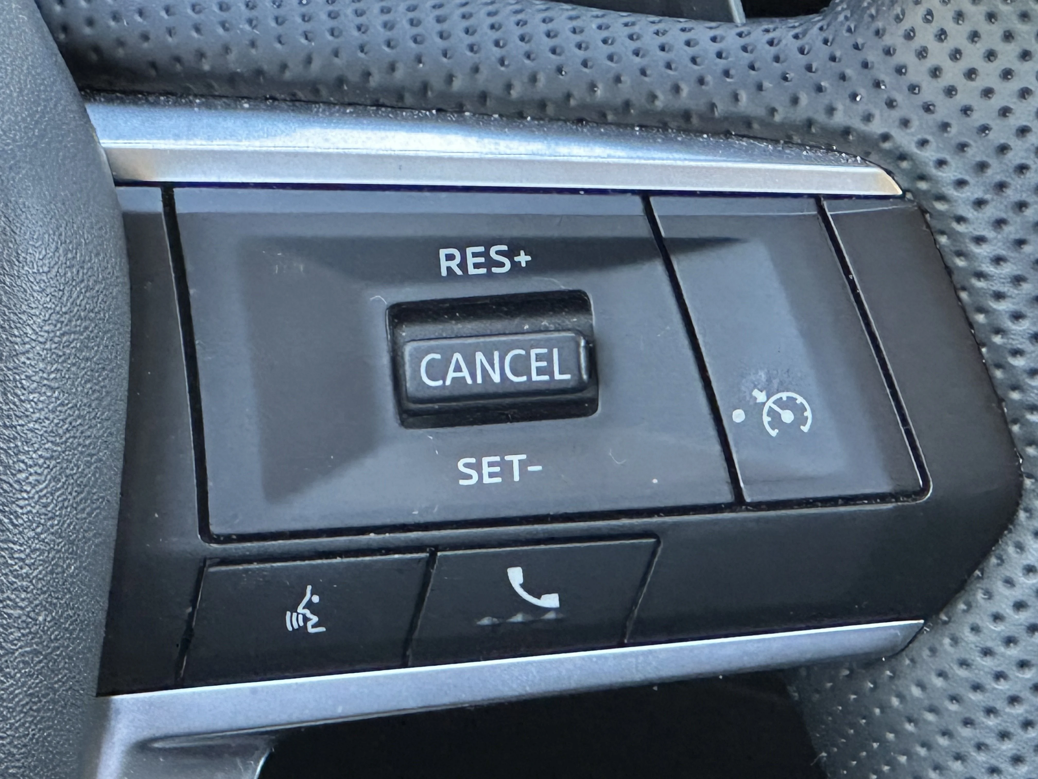 Certified Used 2025  Mitsubishi ES image 13