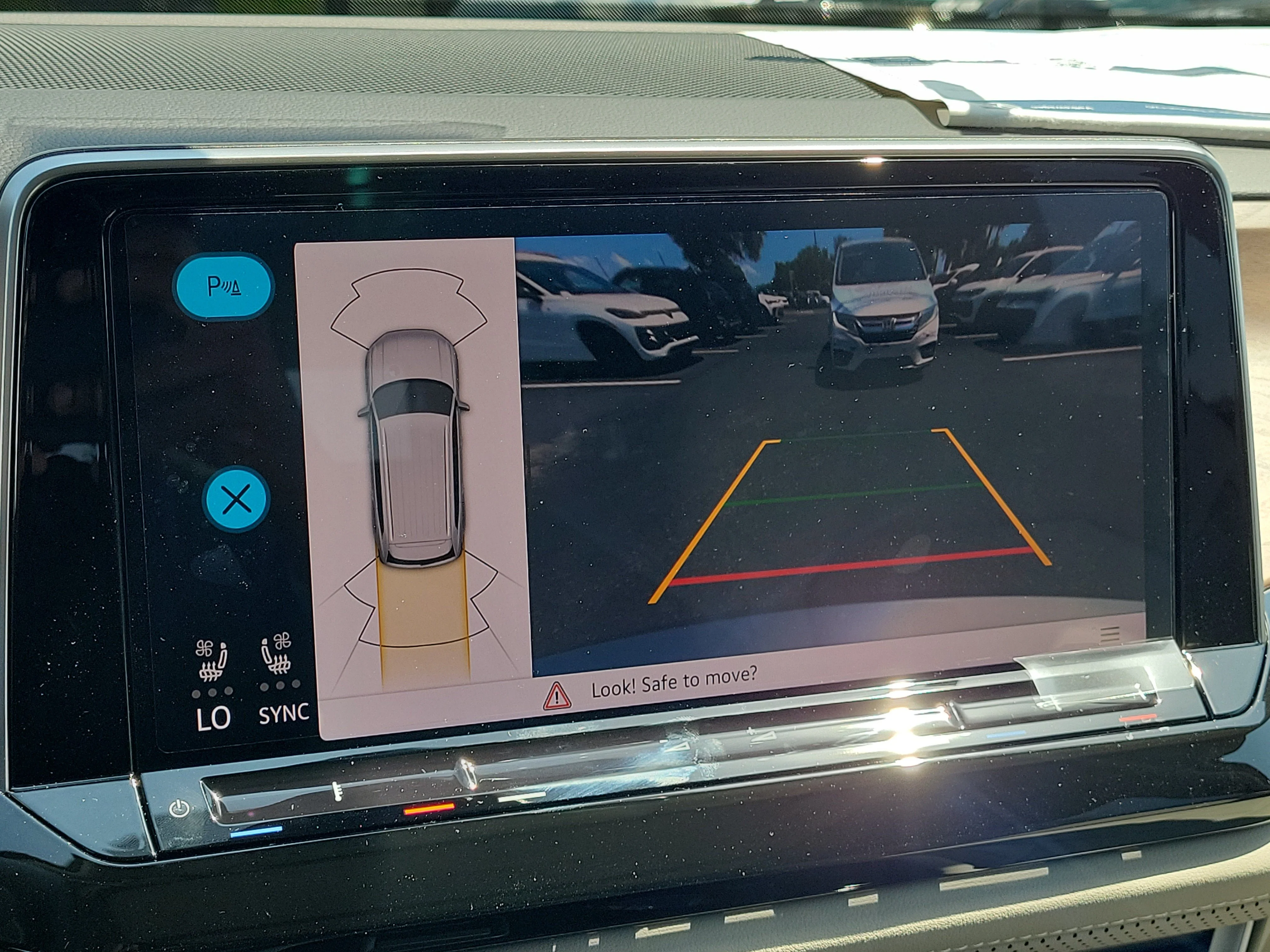 New 2026 Silver Volkswagen SE w/Technology image 24