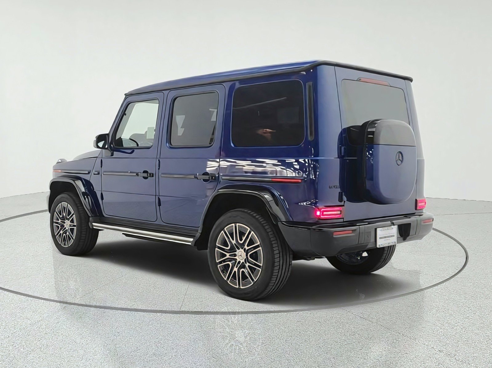 New 2027 Brilliant Blue Mercedes-Benz G 580e SUV image 7