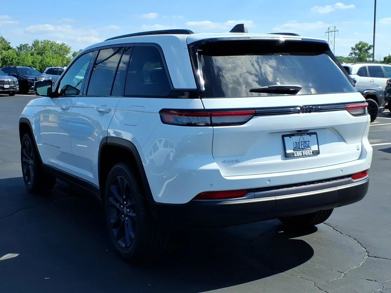 New 2026 Bright White Clear-Coat Exterior Paint Jeep  image 4