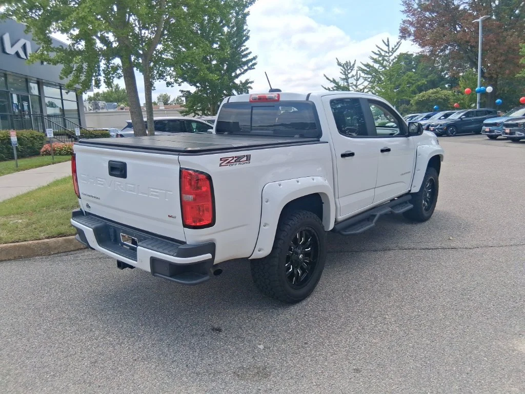 Used 2022 White Chevrolet Z71 image 5