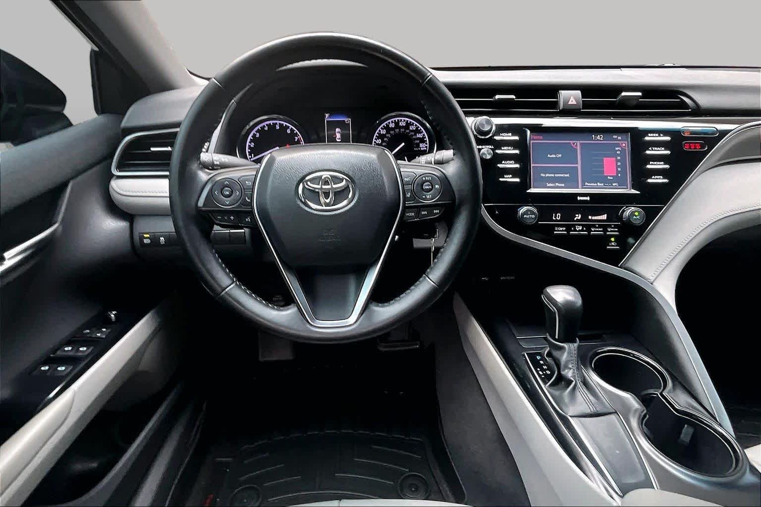 Used 2020 Midnight Black Metallic Toyota SE image 6