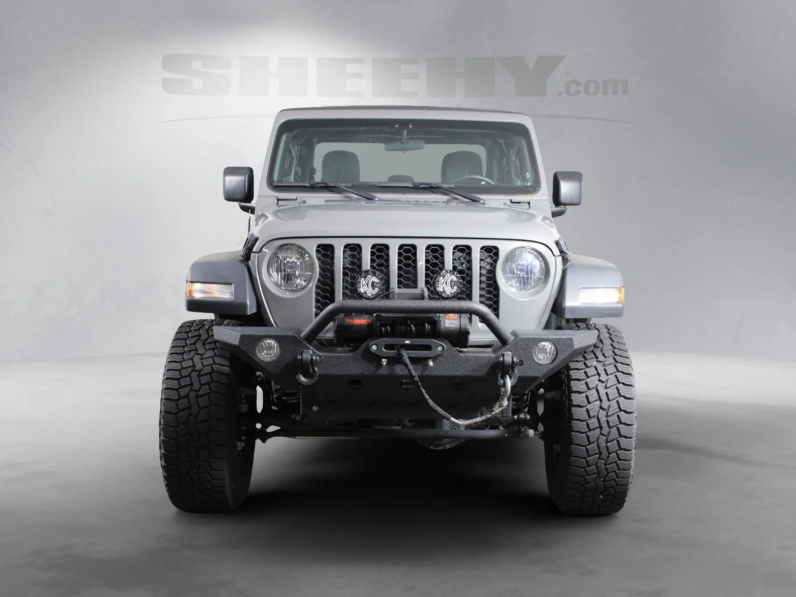 Used 2023 Gray Jeep Sport image 10
