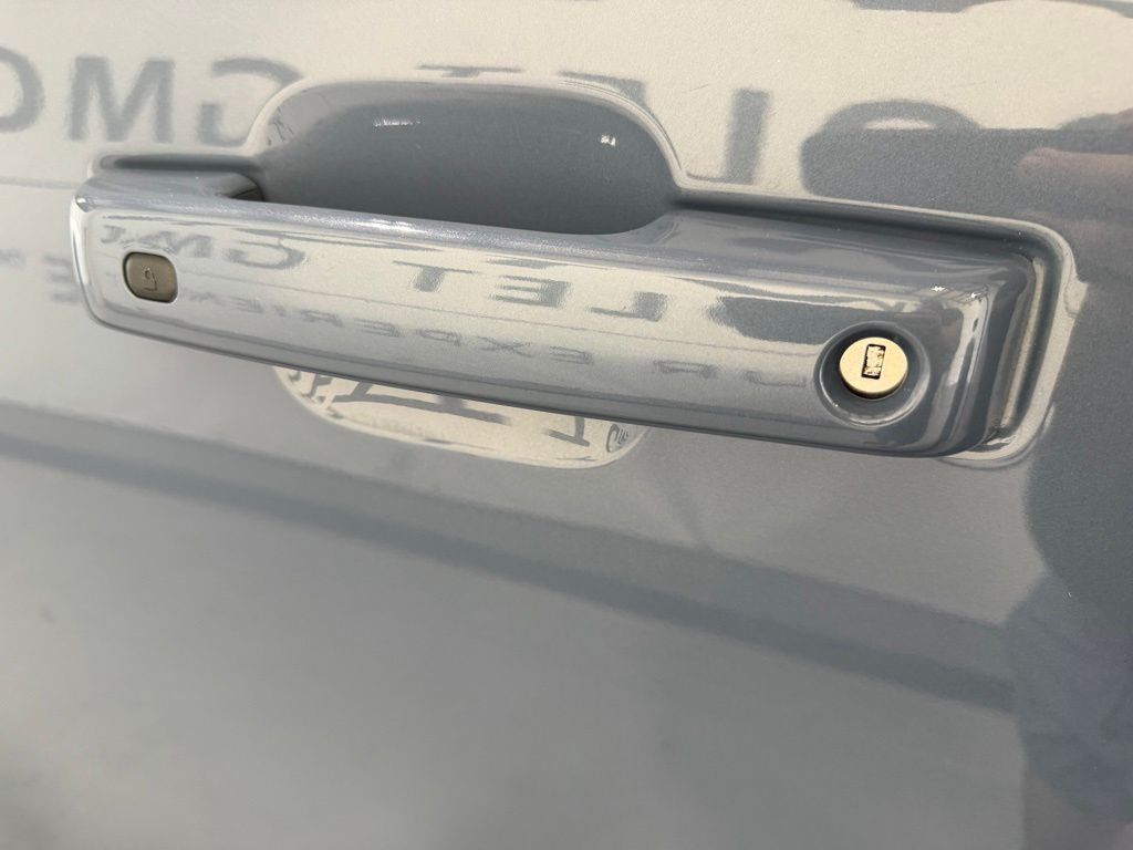Used 2023 Gray Ford Wildtrak image 5