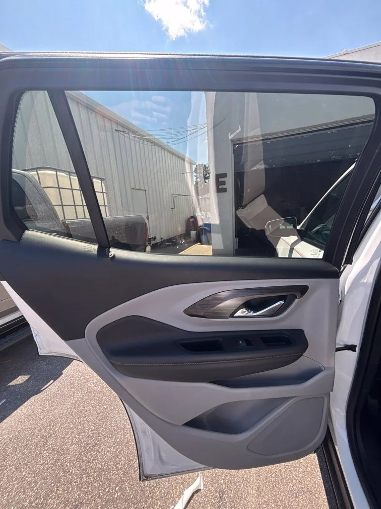 Used 2023 White GMC SLT image 16