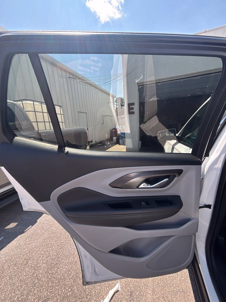 Used 2023 White GMC SLT image 16