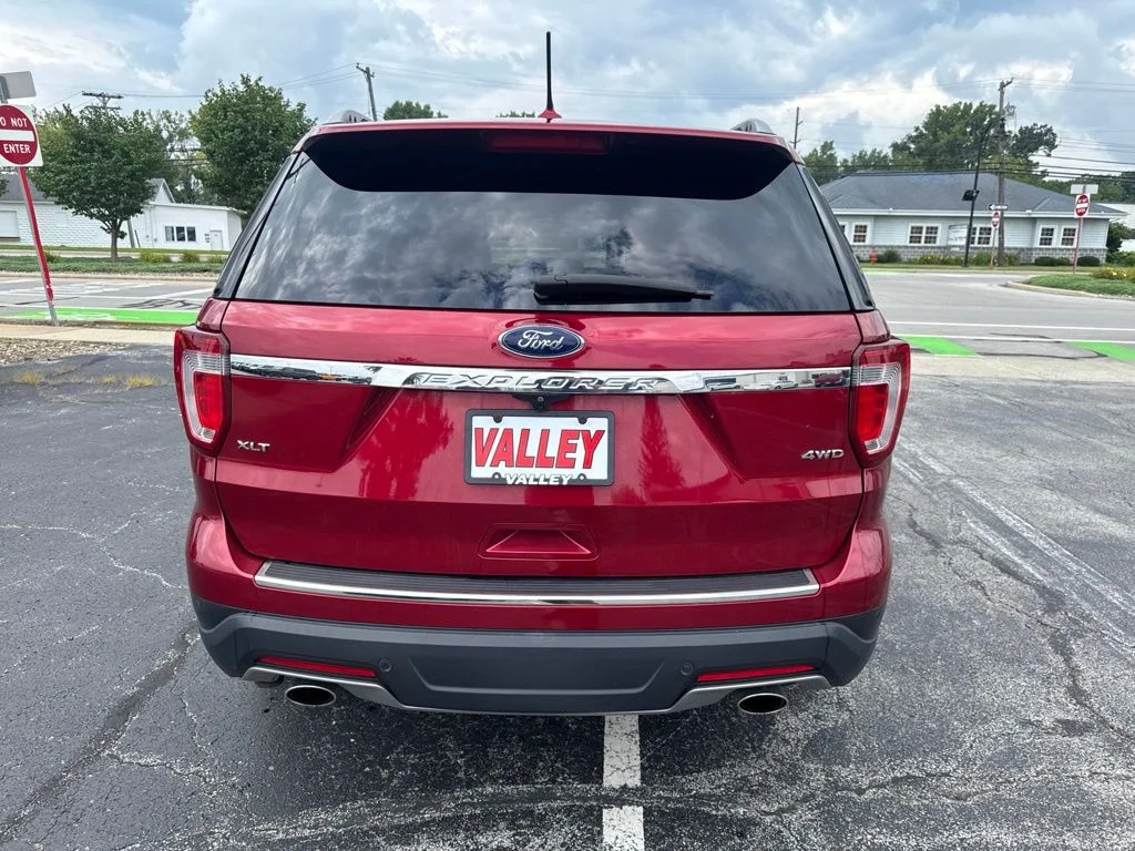 Used 2018 Red Ford XLT image 5