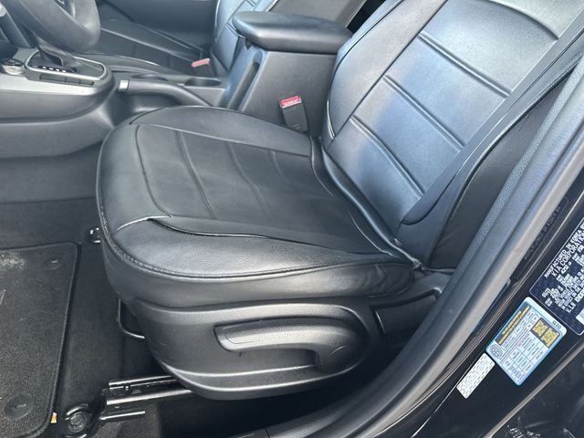 Used 2024 Black Kia LX image 13